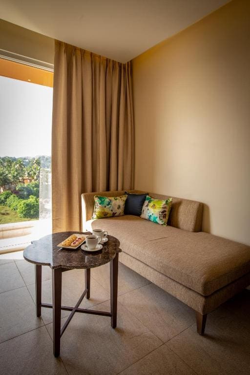 Premier Double Room - Field view room - Image 2