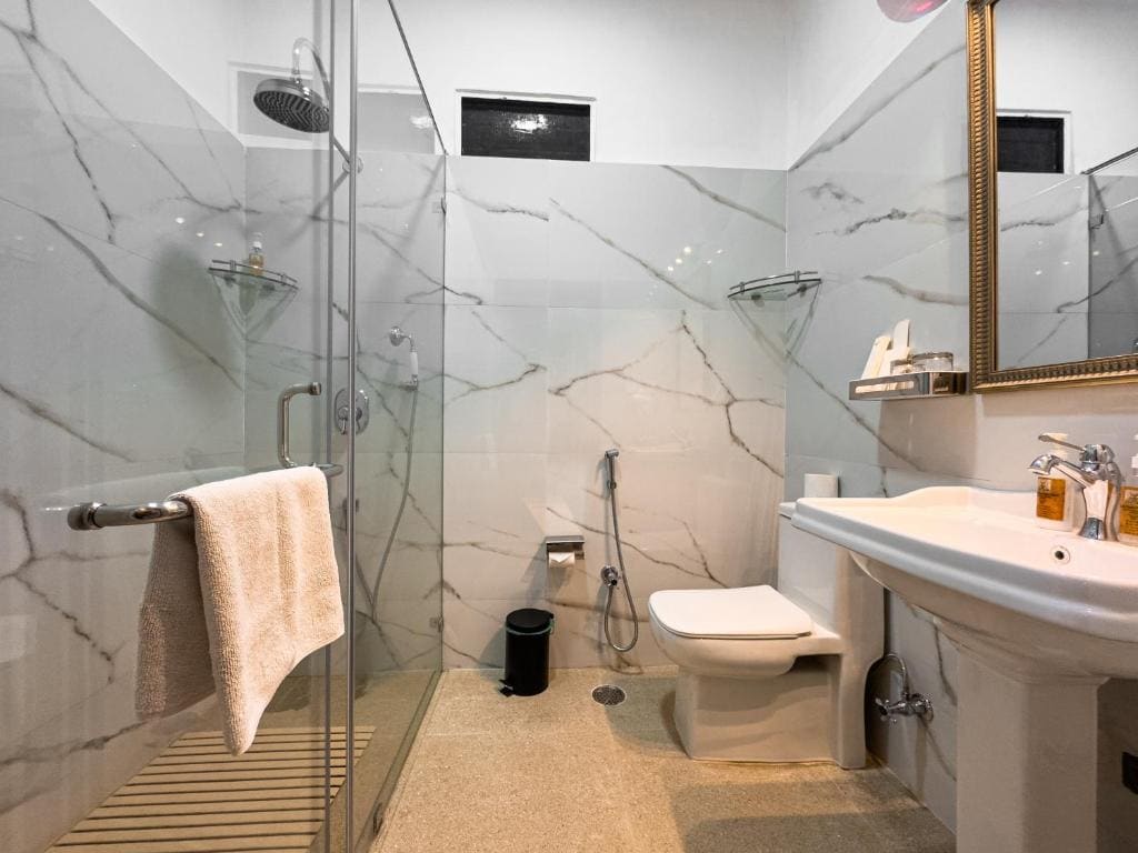 Superior Double Room with Private Sit-Out room - Image 3