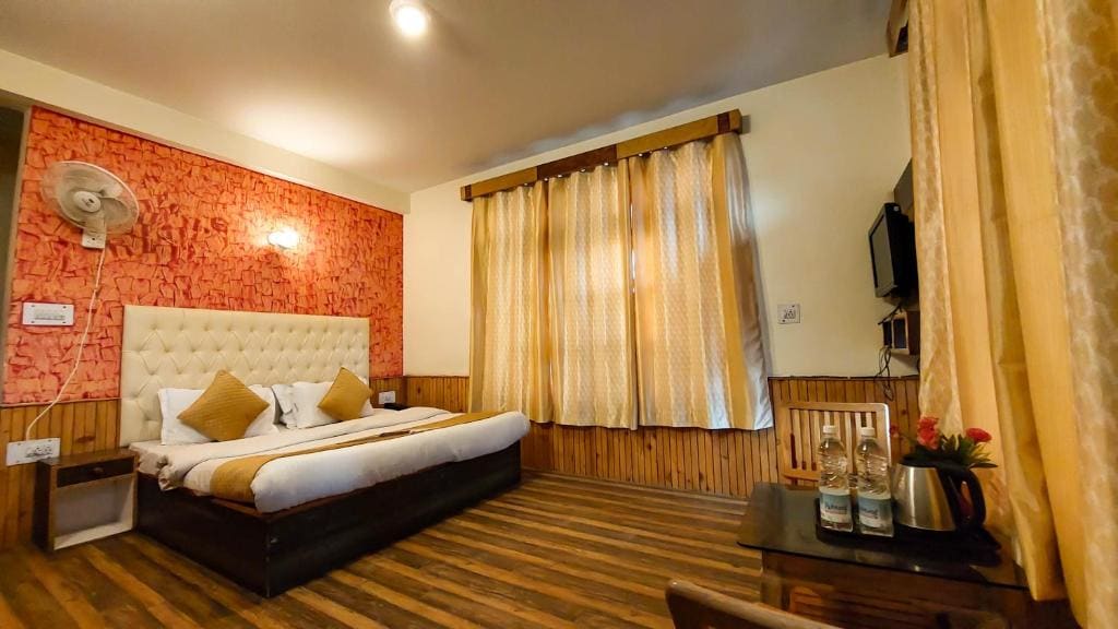 Double Room with Mountain View room - Image 2