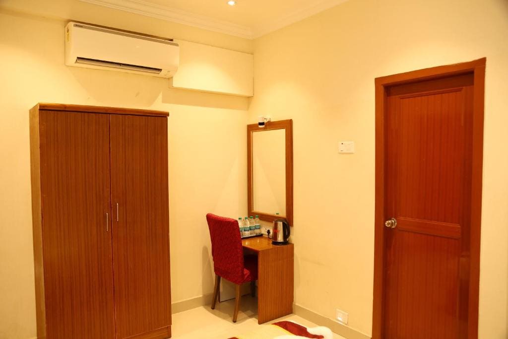 Family Room room - Image 2