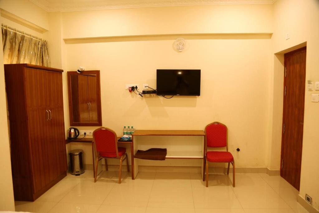Classic Triple Room room - Image 2