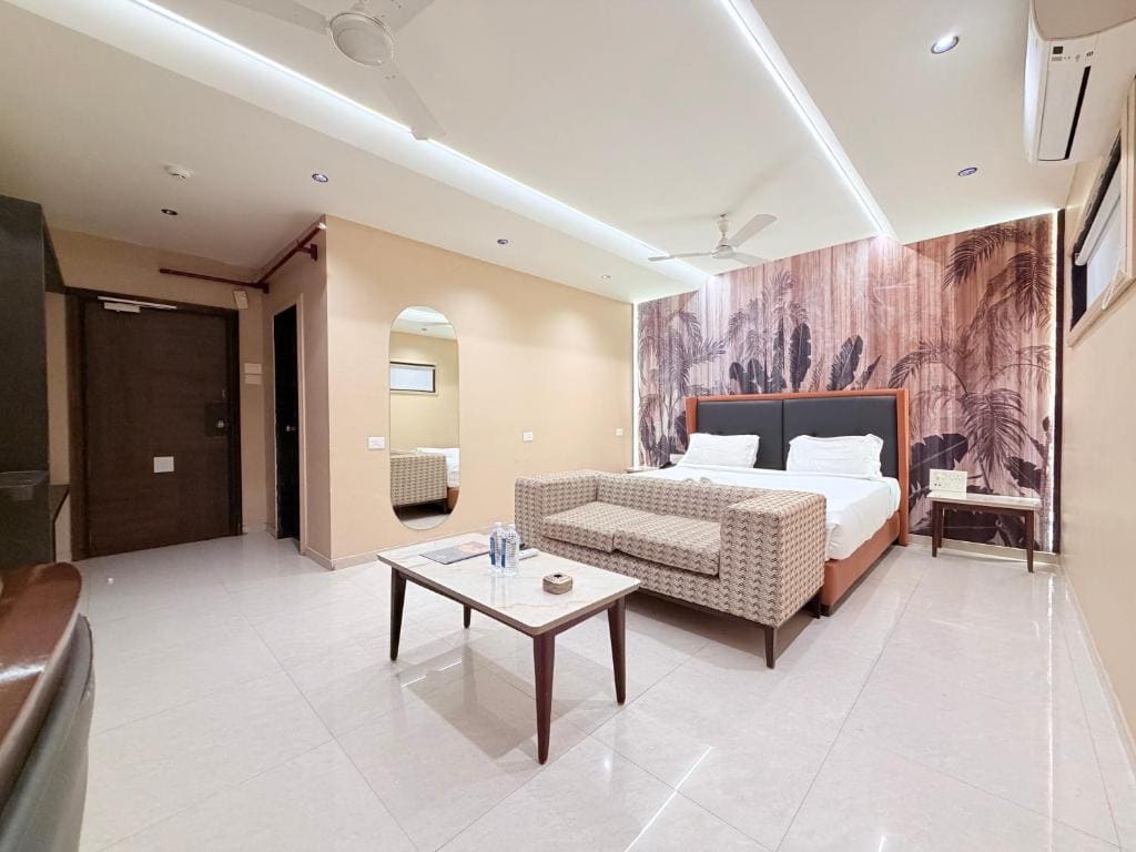 Deluxe Room room - Image 3