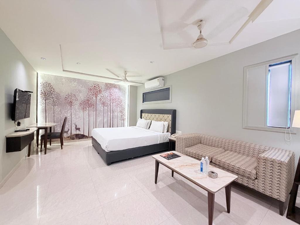 Deluxe Room room - Image 1