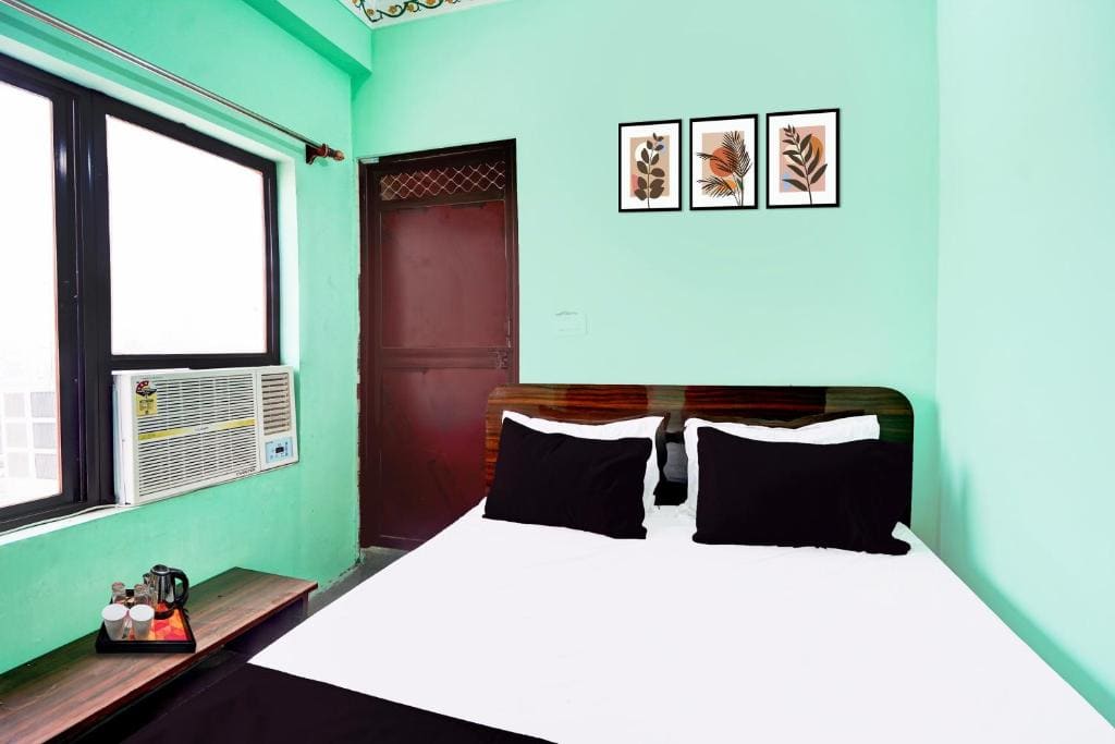 Classic Triple Room room - Image 3