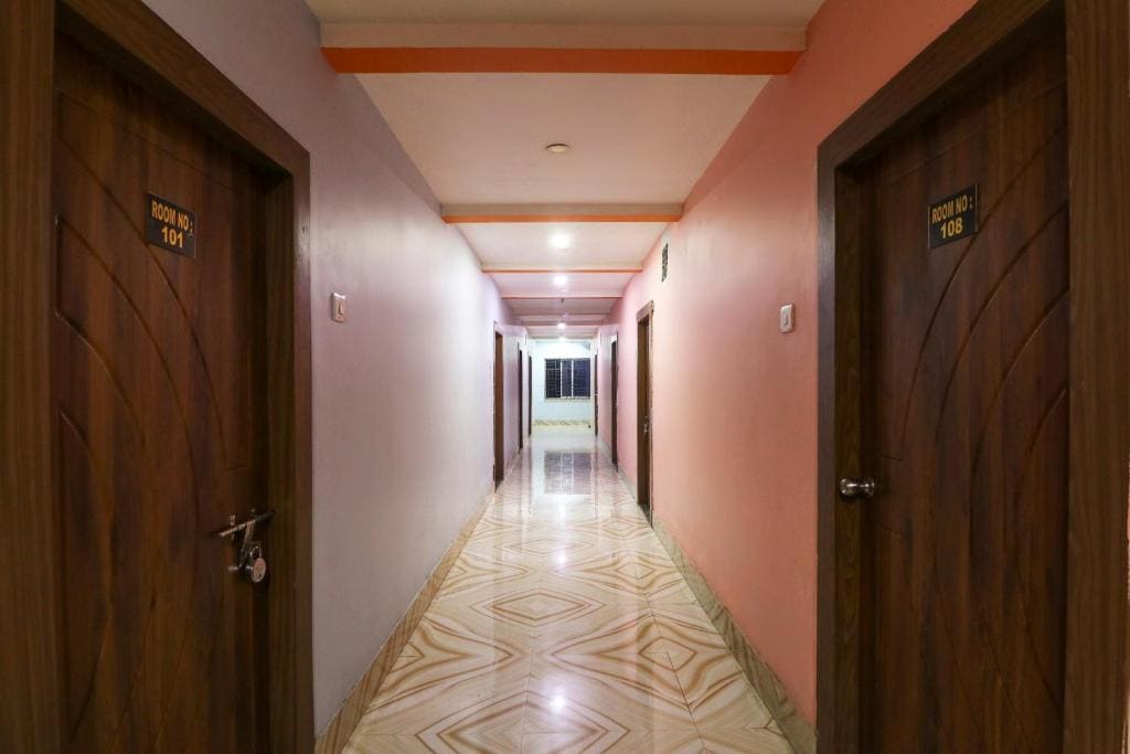 Hotel
3 stars
Hotel O Serampore Railway Station Formerly Rupashi Guest House
8.4 Very Good
10.8 miles from center
Starting from
$30 room - Image 3
