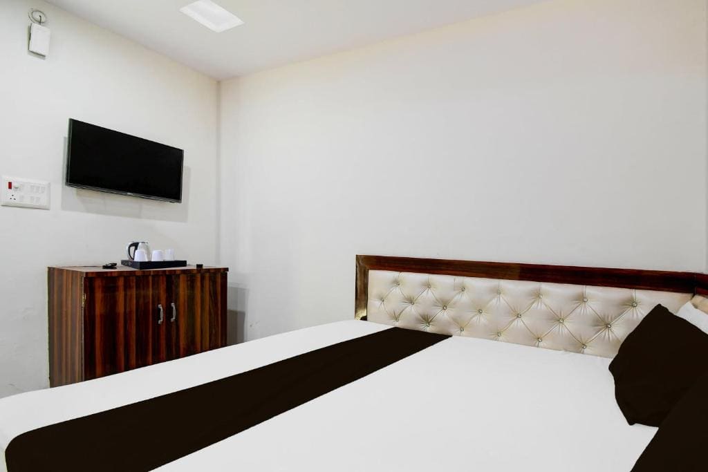 Classic Triple Room room - Image 1