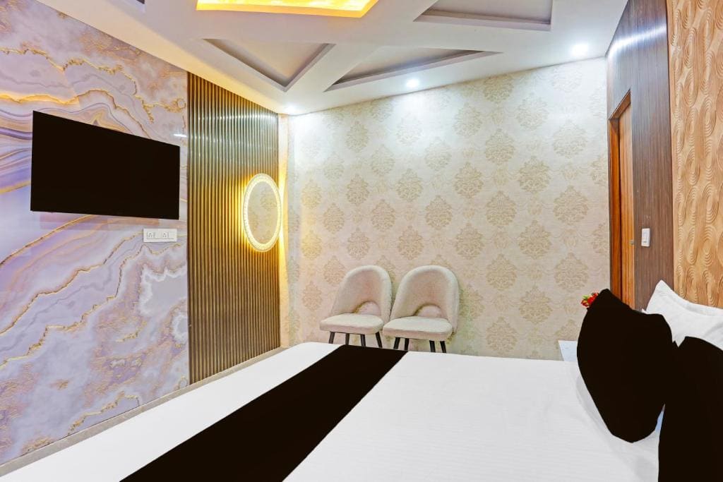 Classic Triple Room room - Image 2