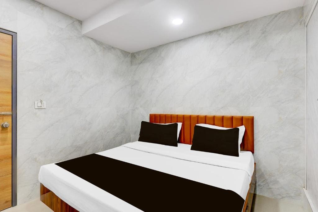 Classic Triple Room room - Image 3
