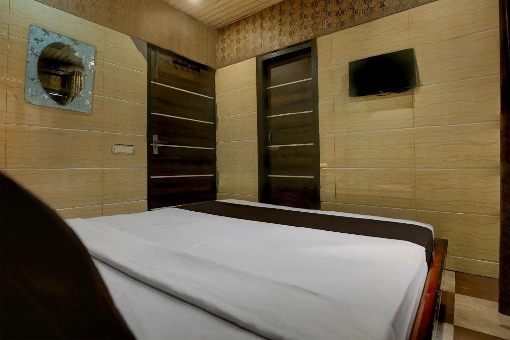 Classic Triple Room room - Image 2
