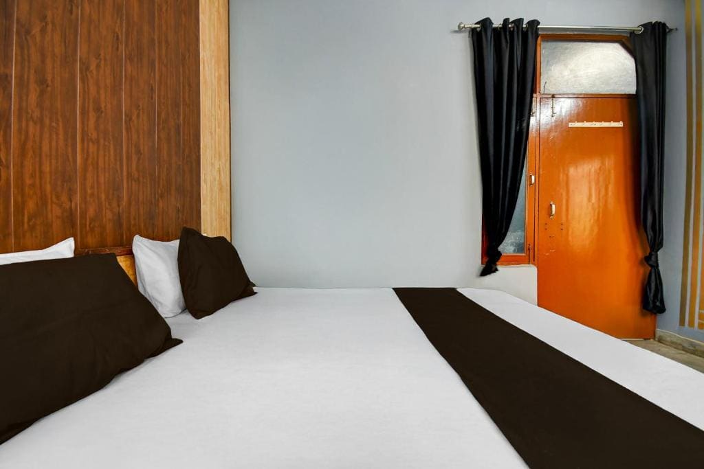 Classic Triple Room room - Image 2