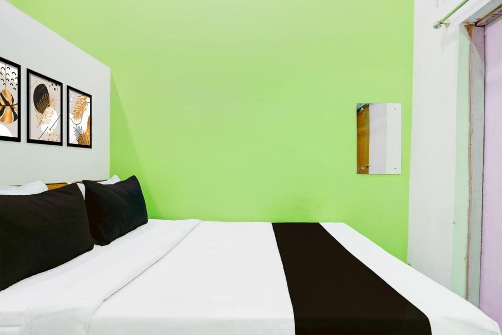 Classic Triple Room room - Image 3