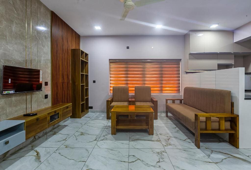 Deluxe One-Bedroom Apartment room - Image 1