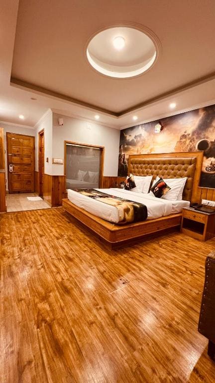 Double Room with Mountain View room - Image 3