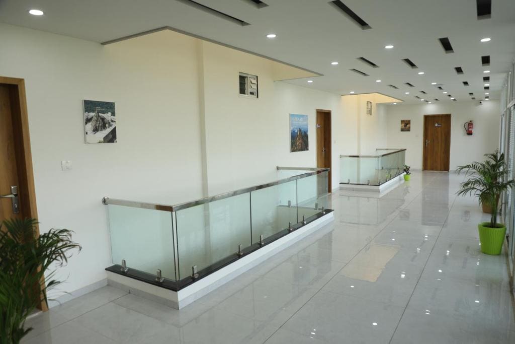 Family Room with Balcony room - Image 2