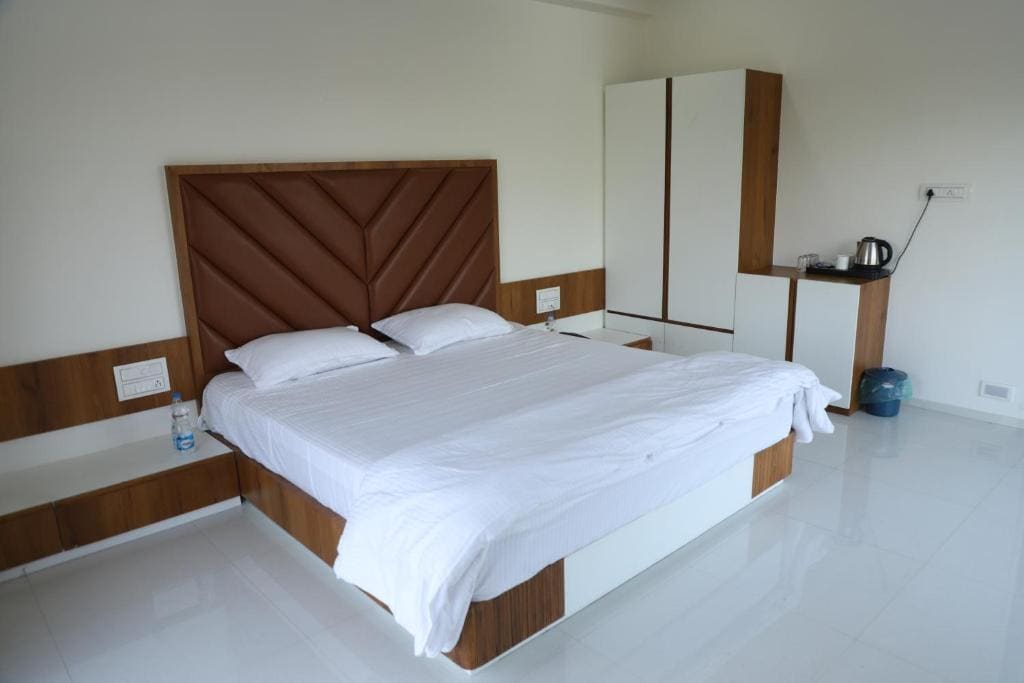 Studio with Balcony room - Image 3