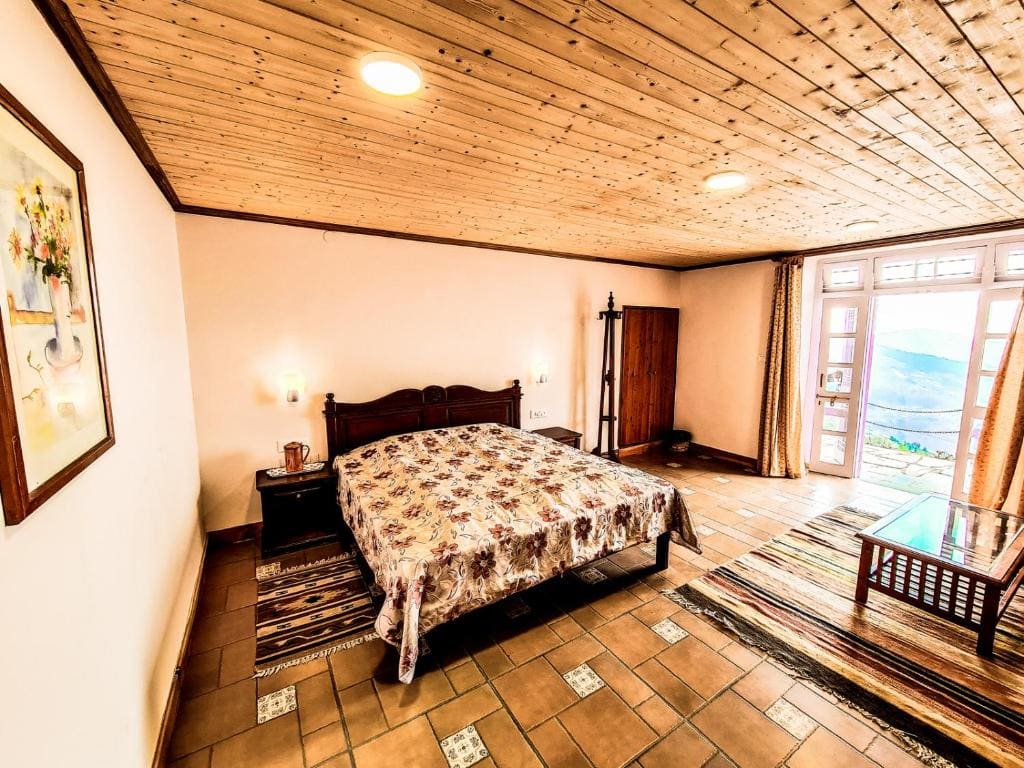 King Room with Mountain View room - Image 1