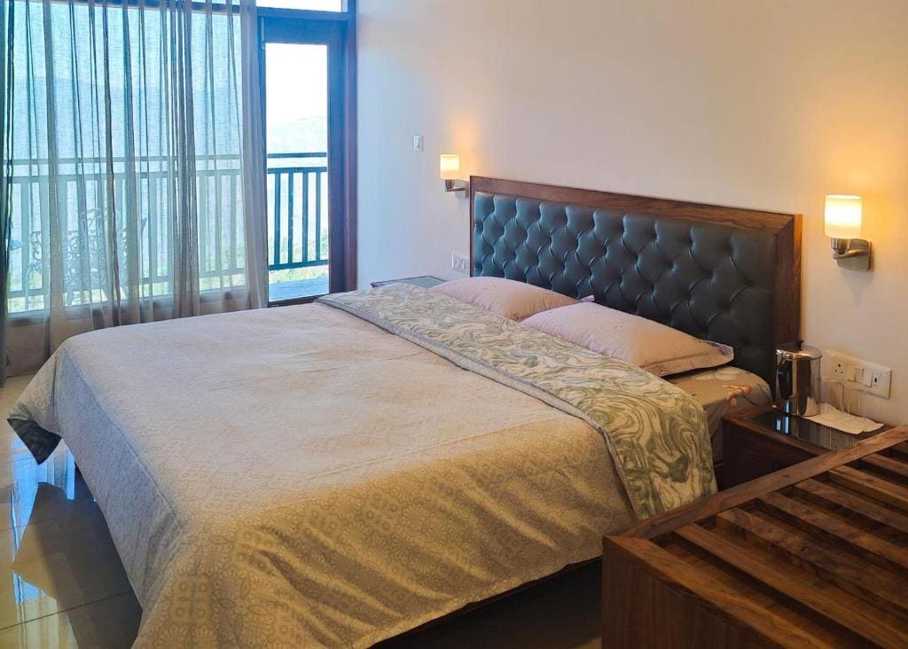 Studio with Balcony room - Image 1