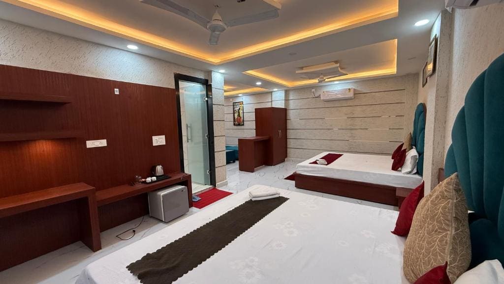 Family Room with Sauna room - Image 2
