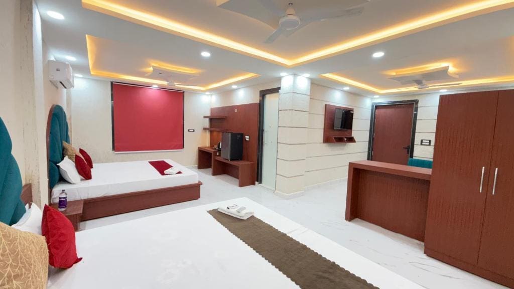 Family Room with Sauna room - Image 1
