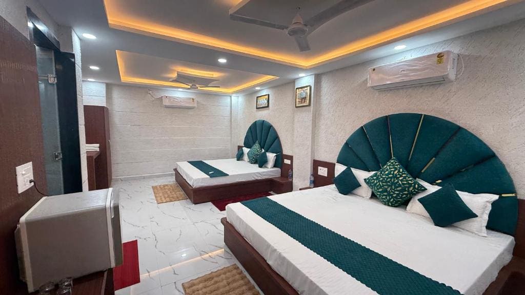 Family Room with Sauna room - Image 3