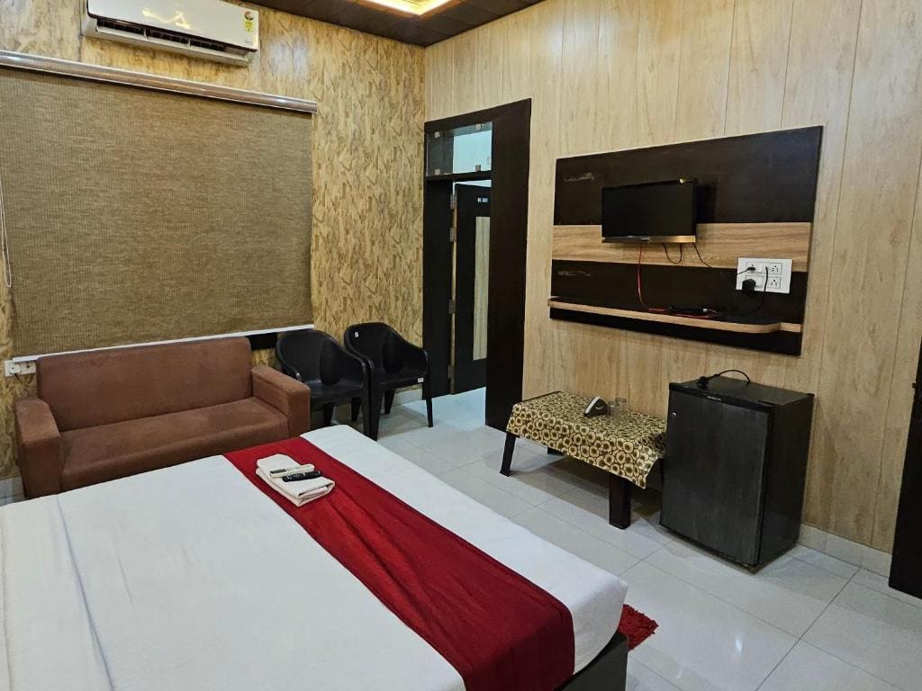 Double Room with Garden View room - Image 3