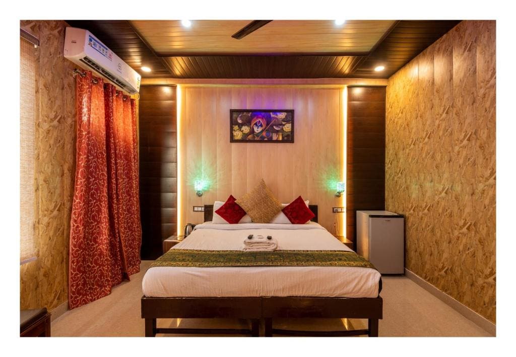 Double Room with Mountain View room - Image 3