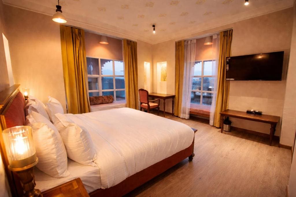 Standard King Room room - Image 3