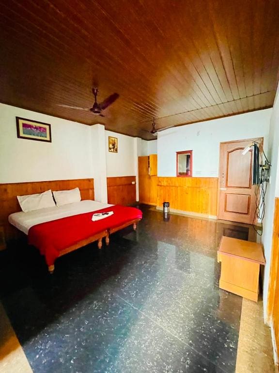 Deluxe Double Room with Balcony room - Image 2