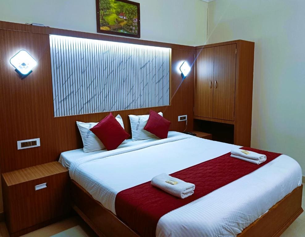 Deluxe King Room room - Image 1