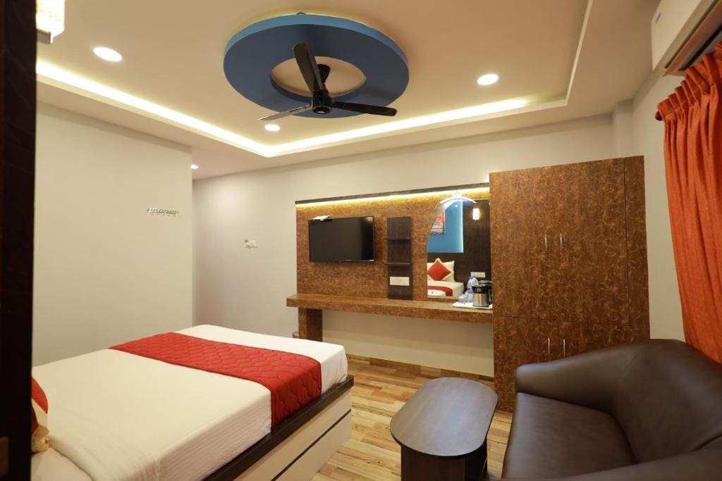 Superior Family Room room - Image 1