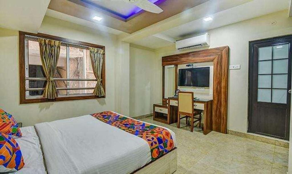 Deluxe Room room - Image 3