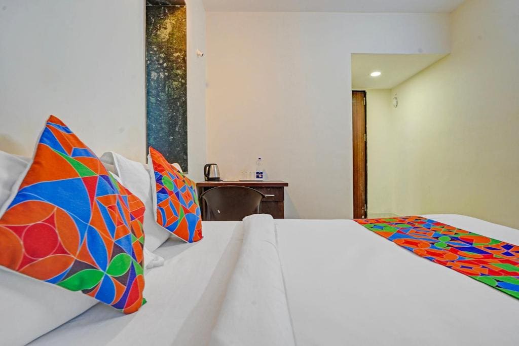 Deluxe Room room - Image 1