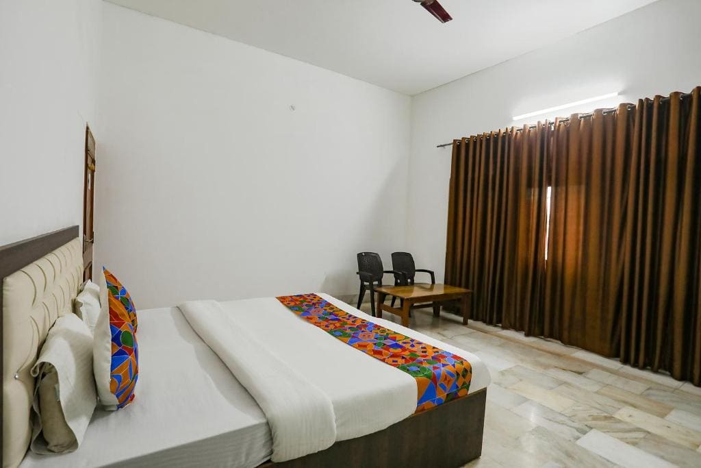 Deluxe Room room - Image 2
