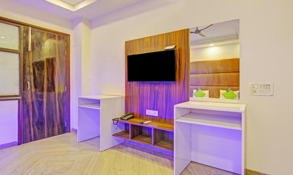 Deluxe Room room - Image 3