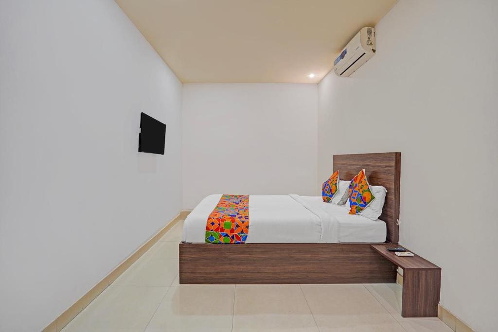 Deluxe Room room - Image 2