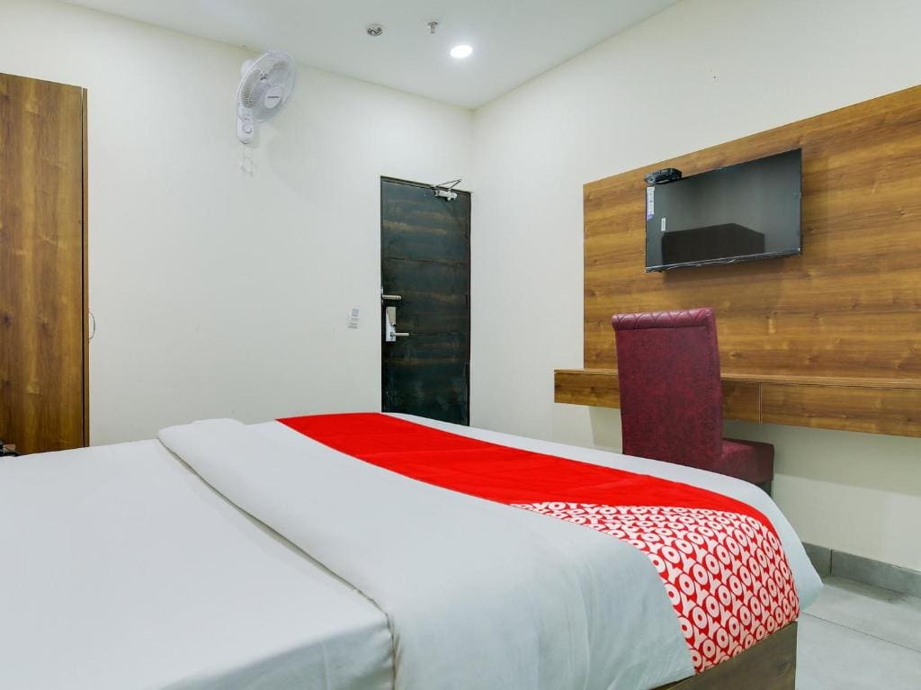 Classic Triple Room room - Image 2