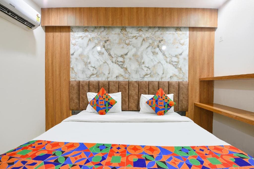 Deluxe Room room - Image 2