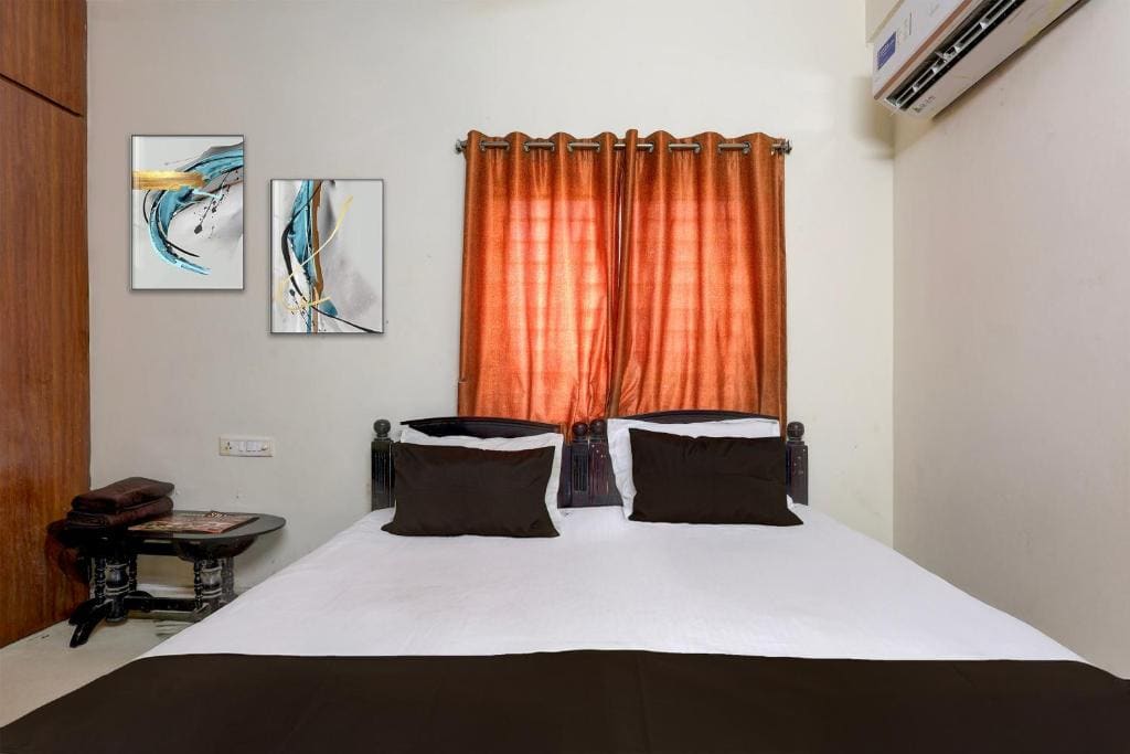Classic Triple Room room - Image 2