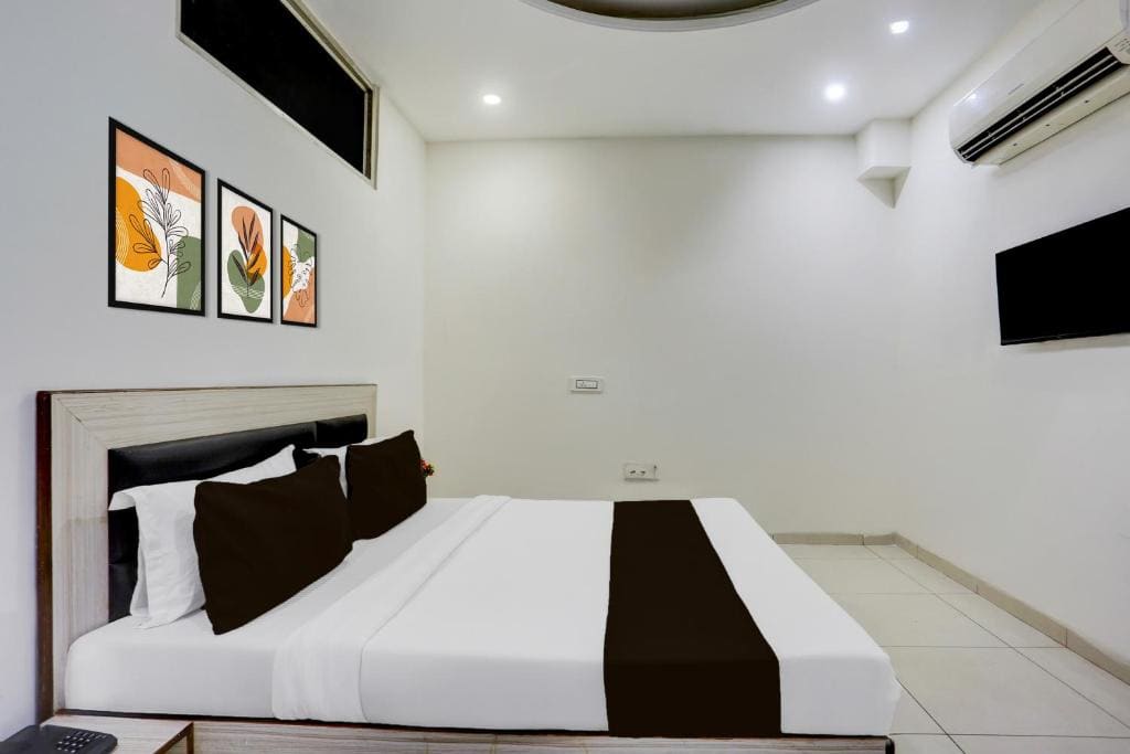 Classic Triple Room room - Image 1