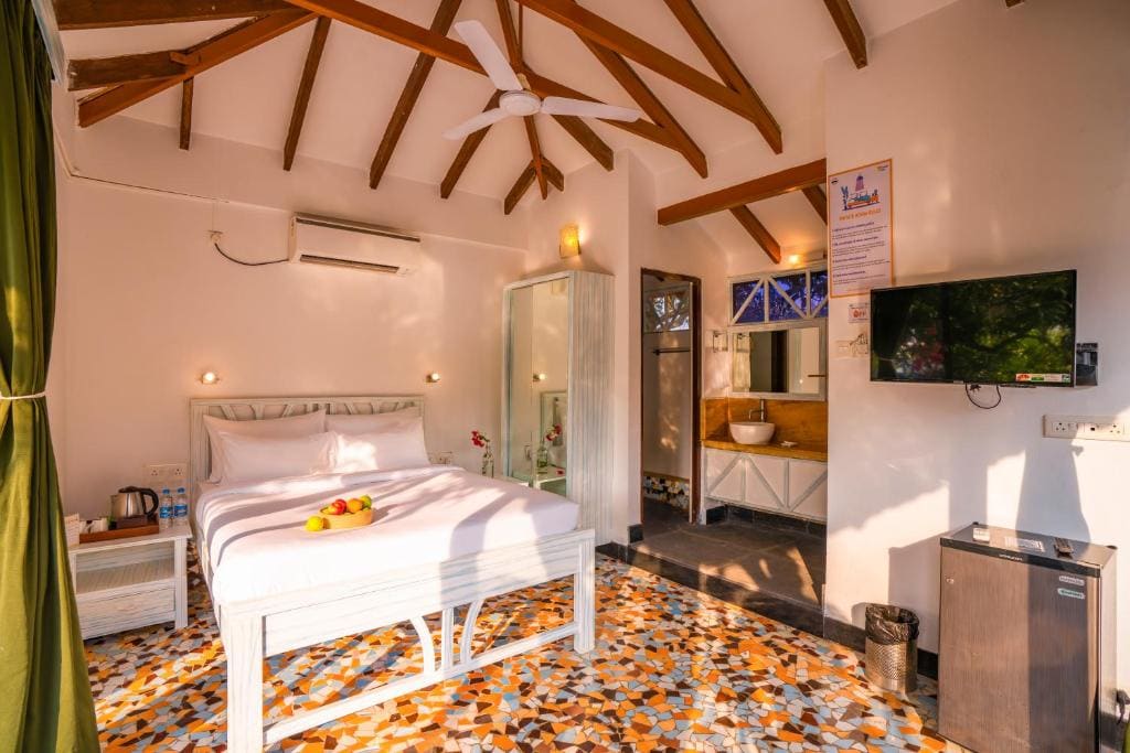 Queen Room with Garden View room - Image 1