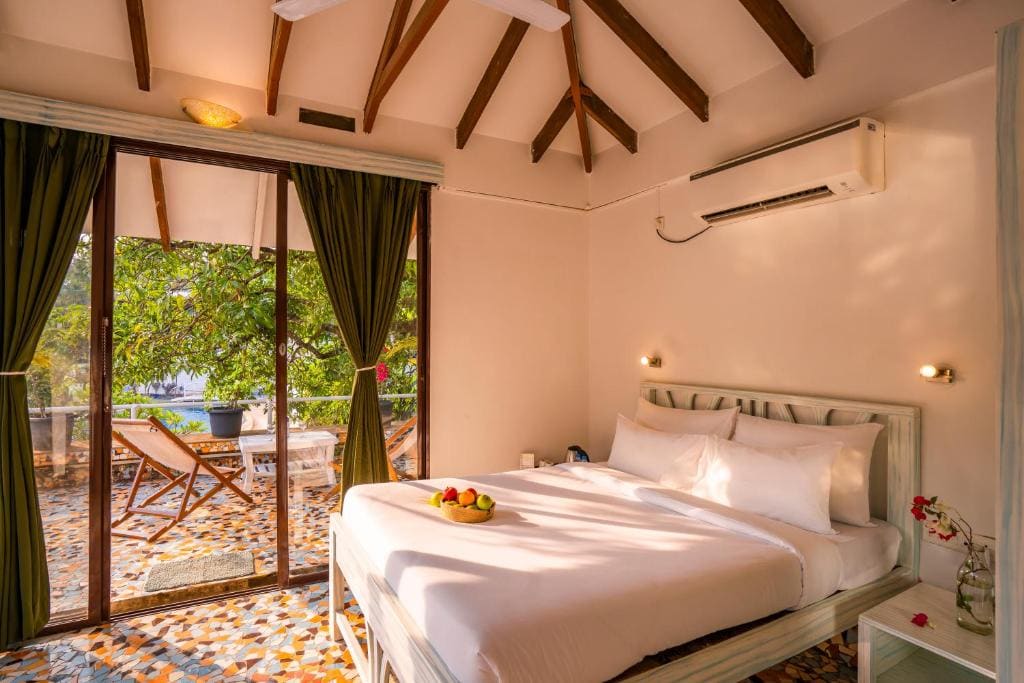 Queen Room with Garden View room - Image 3