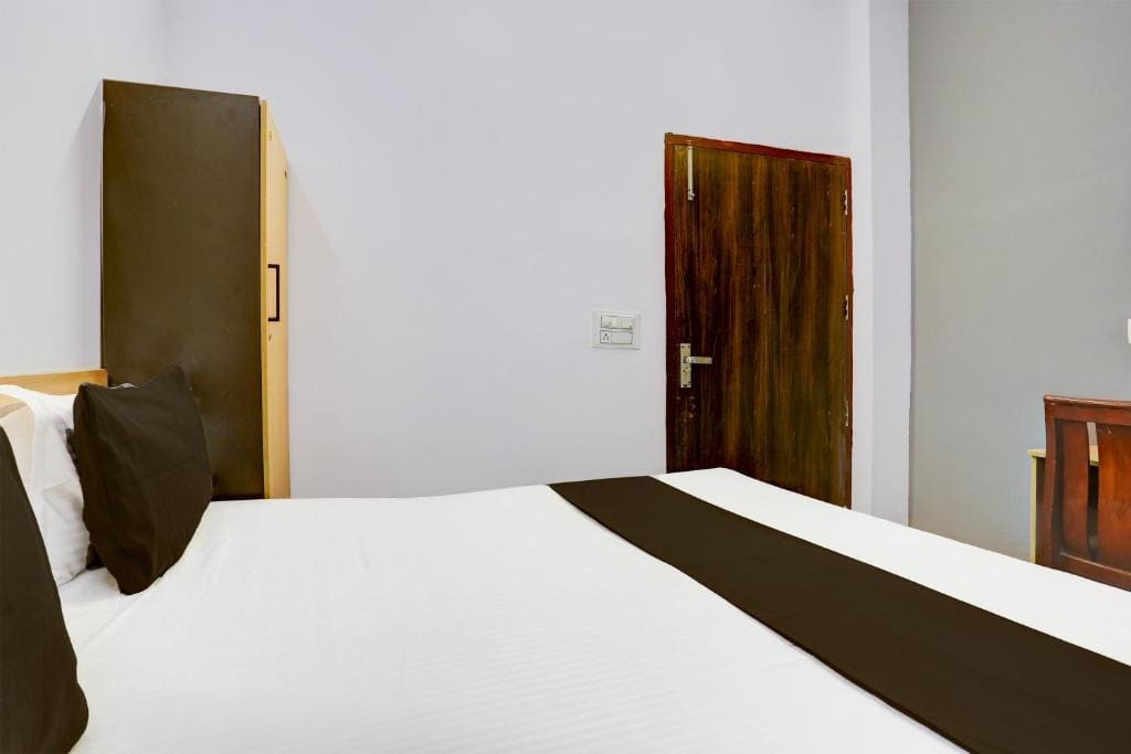 Classic Triple Room room - Image 2