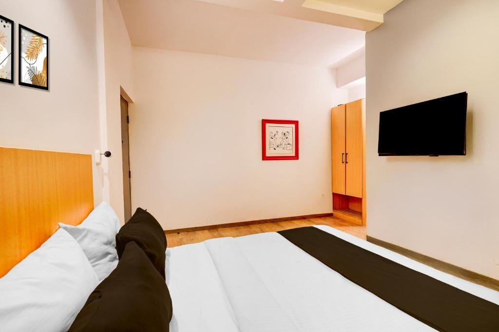 Classic Triple Room room - Image 2