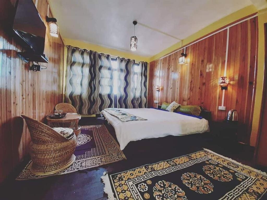 King Room with Mountain View room - Image 3