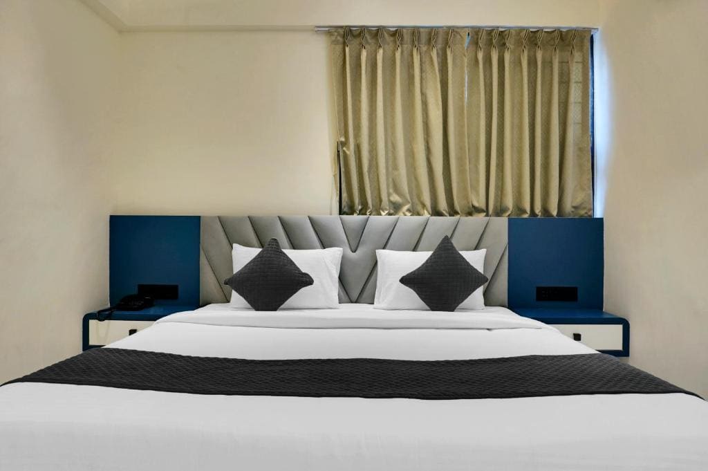 Suite with Balcony room - Image 3