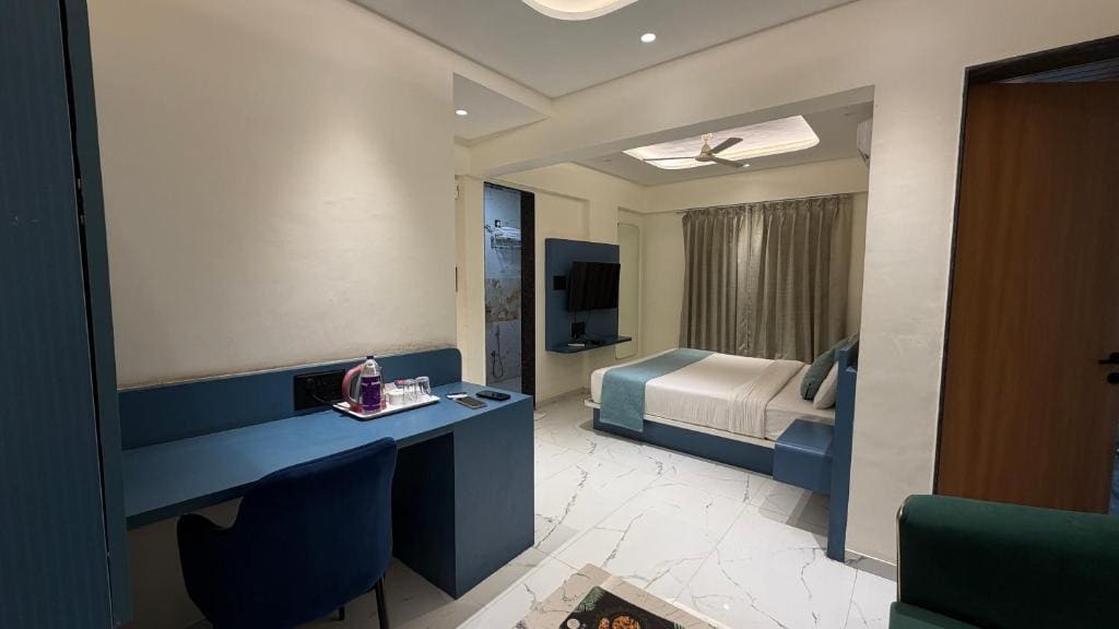Deluxe Double Room with Balcony room - Image 1