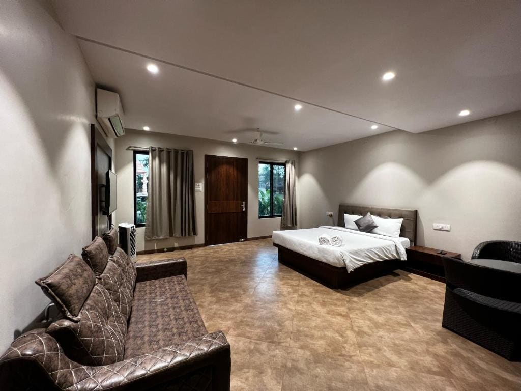 Club Room room - Image 2