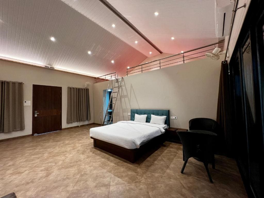 Family Room room - Image 1