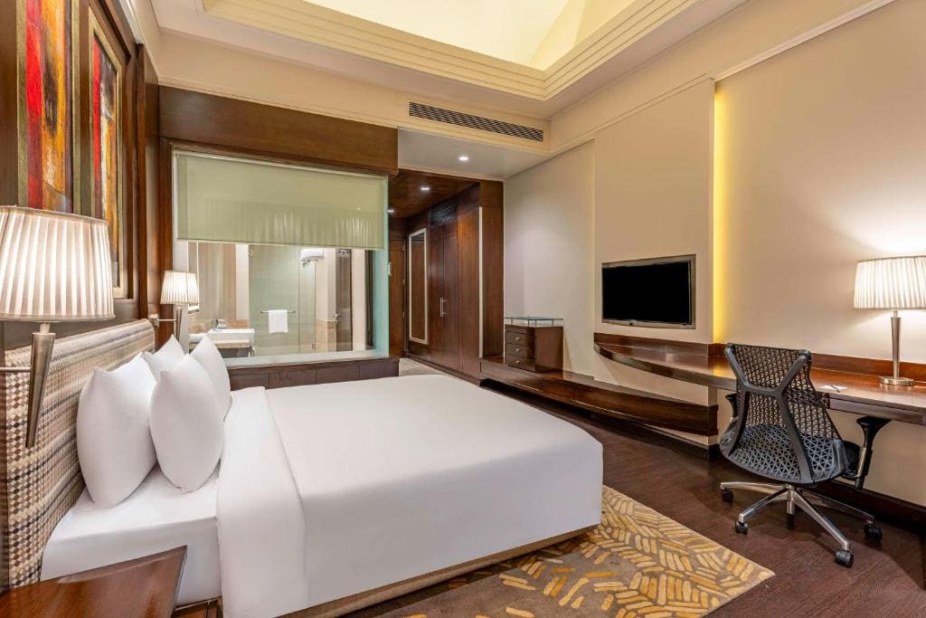 Premium Double or Twin Room with 15% discount on Food and Soft beverage room - Image 2