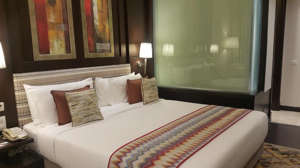 Business Room with Two Way Airport Transfers and 15% discount on Food and Soft beverage room - Image 1